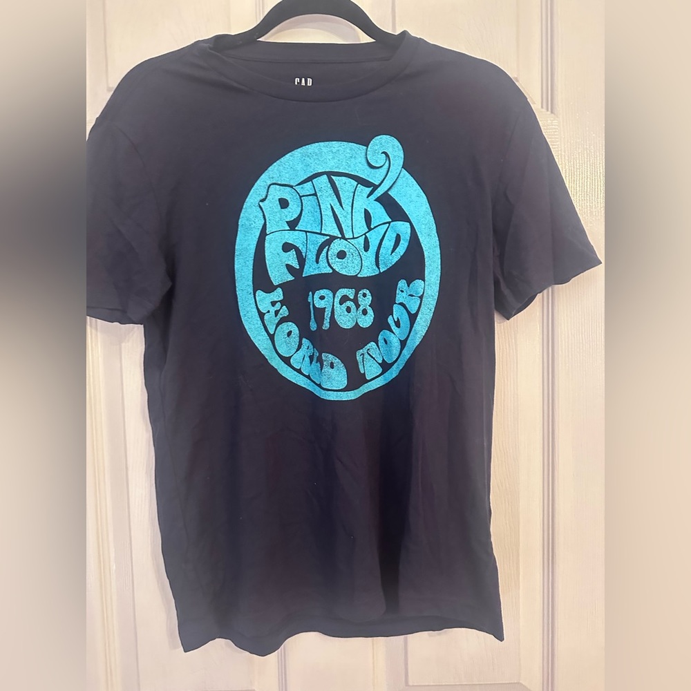 Gap Pink Floyd. tshirt. Never worn. Small.